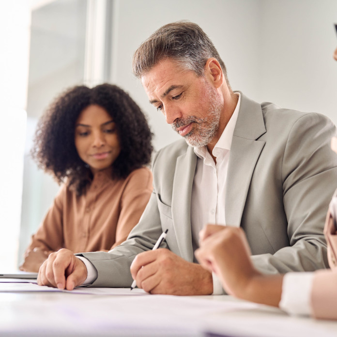 VKL Corredurías Seguros · Seguros para Empresas y Autónomos Aguilar de Segarra